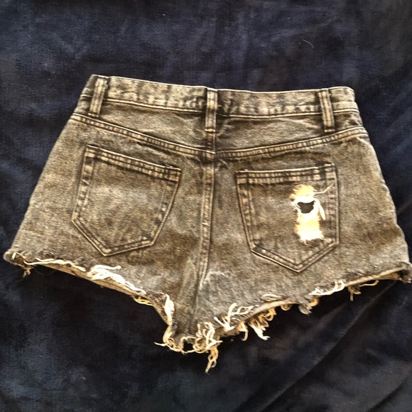 Black Wash Short-Shorts - Picture 3 of 3